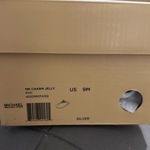 Michael Kors New in Box MK Charm Jelly PVC - size 9 - Picture 4 of 4